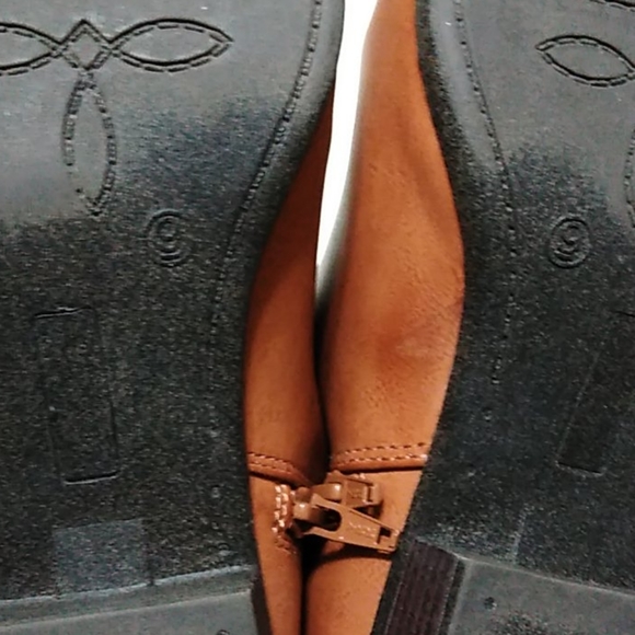 Comfortable ankle boots with memory foam footbed - Picture 11 of 12